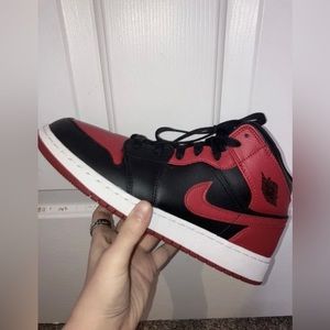 Jordan 1 Mid Banned GS 7Y/8.5W